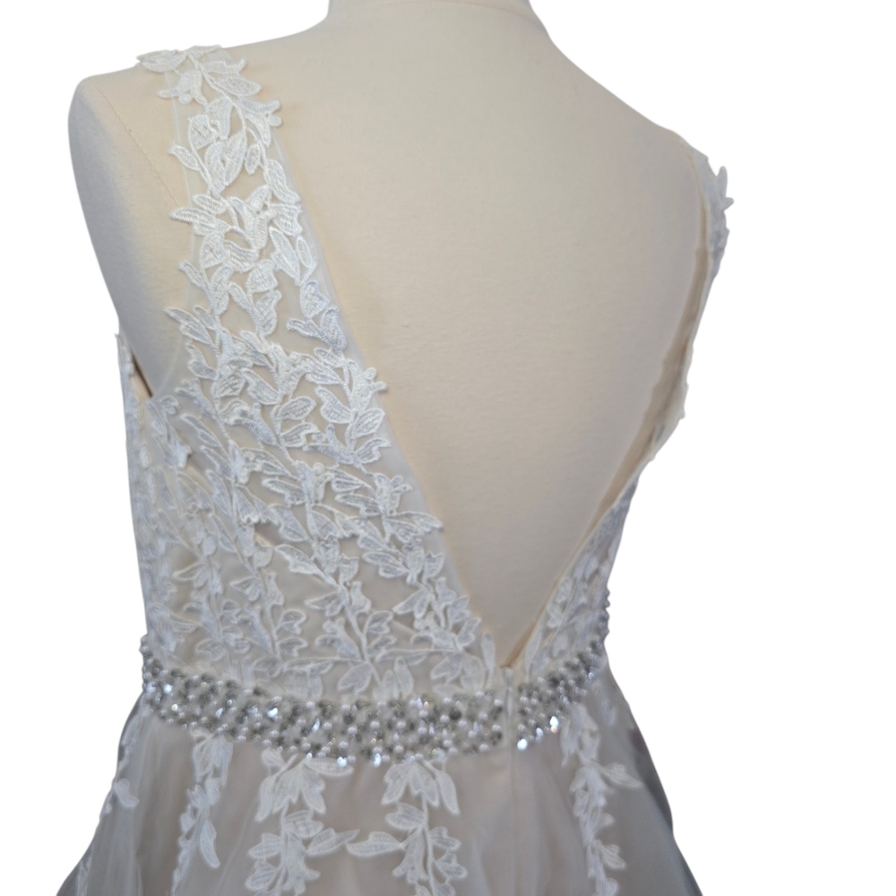 NWT Abao Wedding Elegant Lace and Tulle Dress White Cream Size 12 - Picture 4 of 16